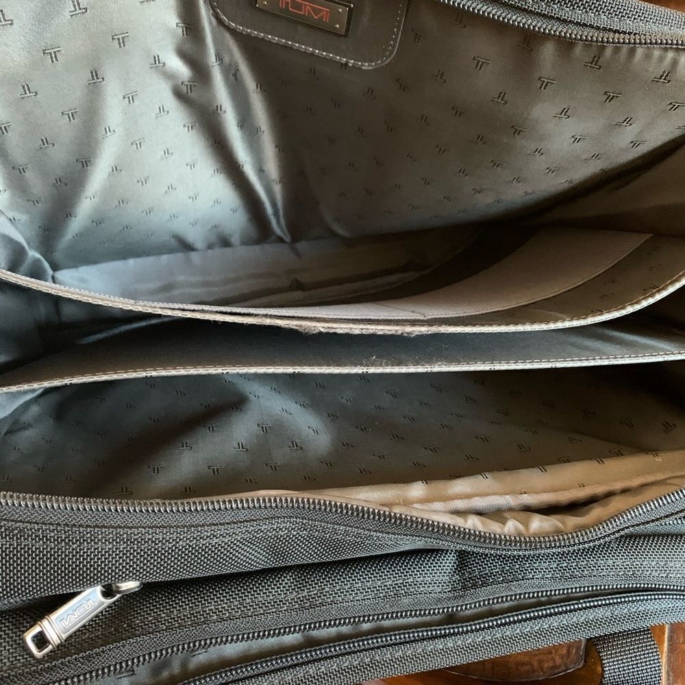 Tumi Compact Large Screen Nylon Computer Brief - Picture 5 of 8